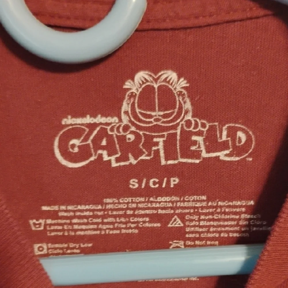 Nickelodeon Garfield Maroon Shirt Size Small - Picture 2 of 4